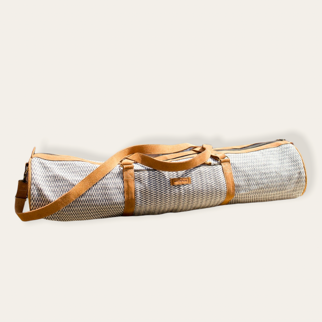MUNIMUNI Aasha Zip Yoga Mat Bag by Woven- Black/ White